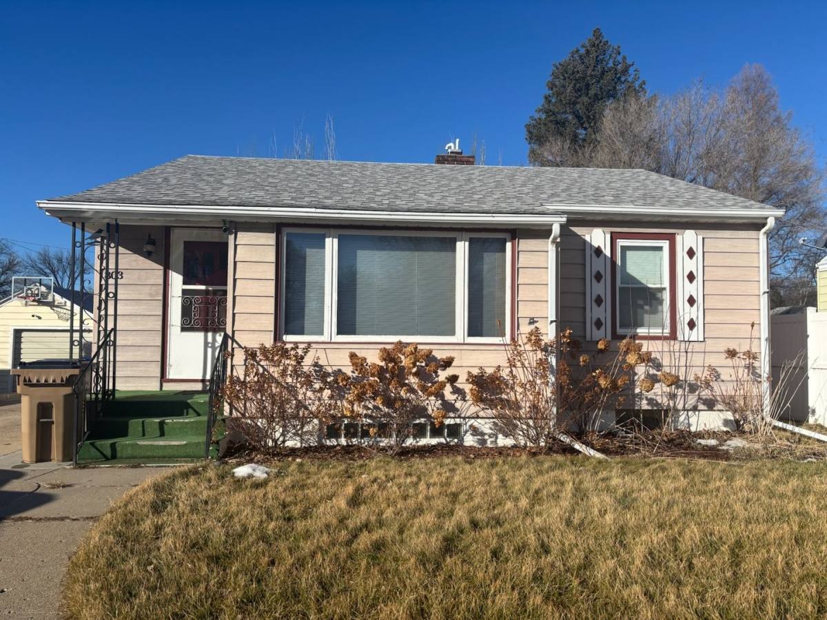 House for rent at 803 15th St NW, Minot, ND 58703