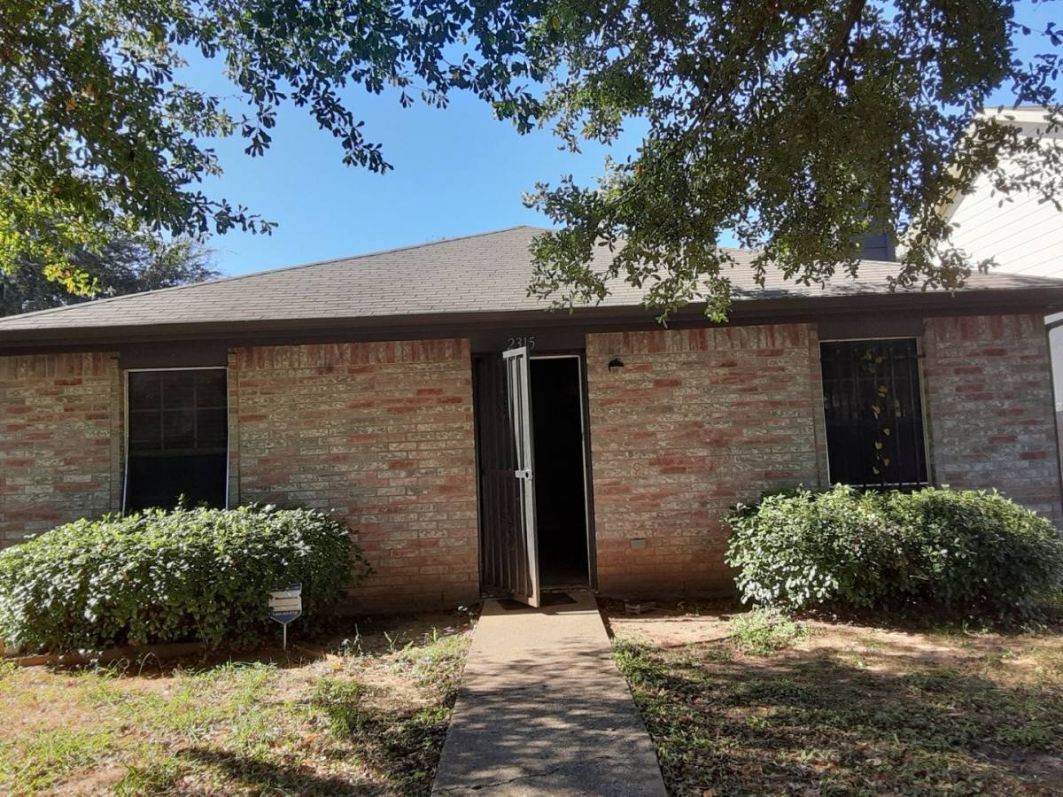 House for rent at 2315 Summit Lane, Dallas, TX 75227
