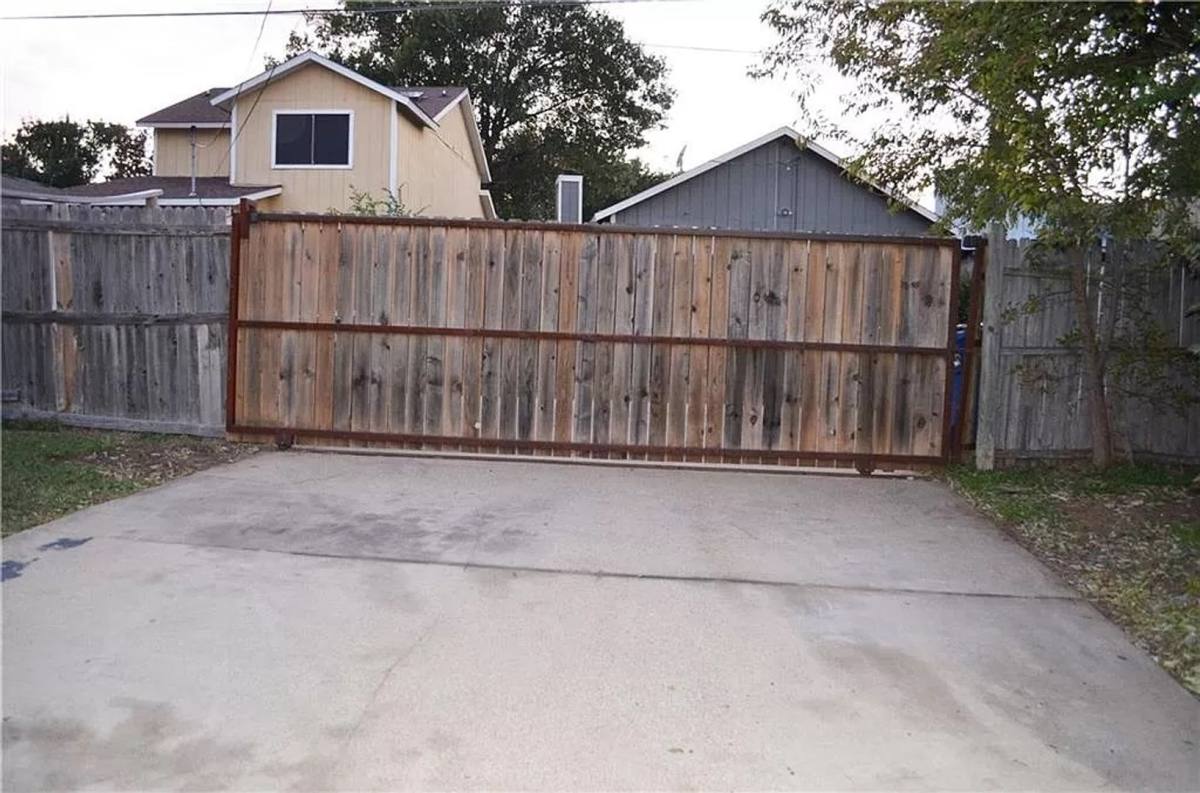 House for rent at 2315 Summit Lane, Dallas, TX 75227