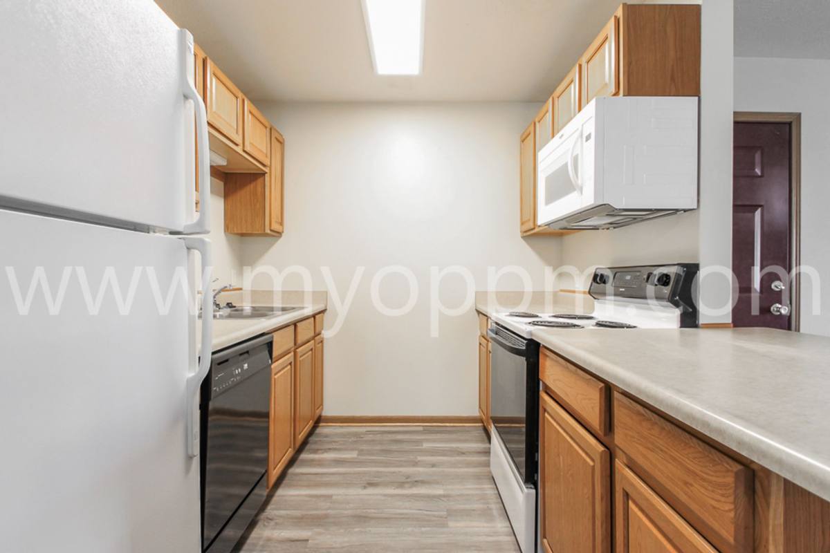 Townhouse for rent at 818 Lincoln Rd, Bellevue, NE 68005