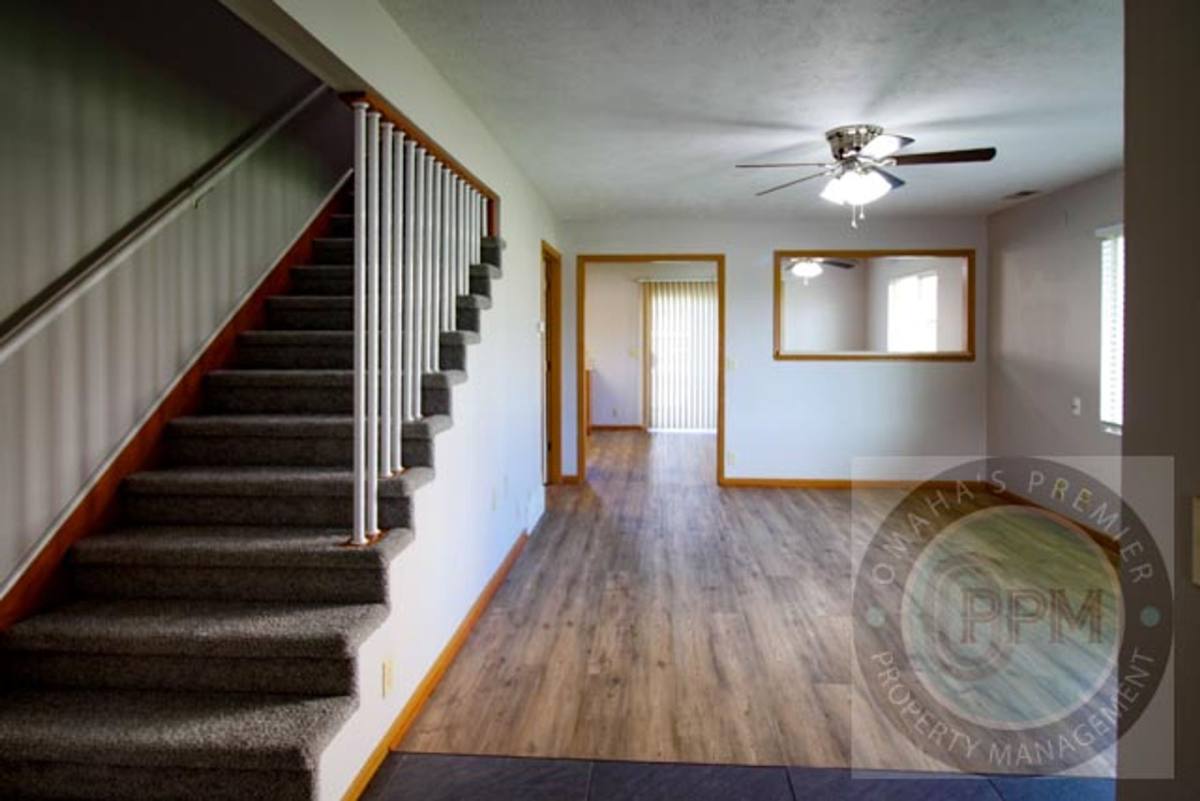 Townhouse for rent at 818 Lincoln Rd, Bellevue, NE 68005