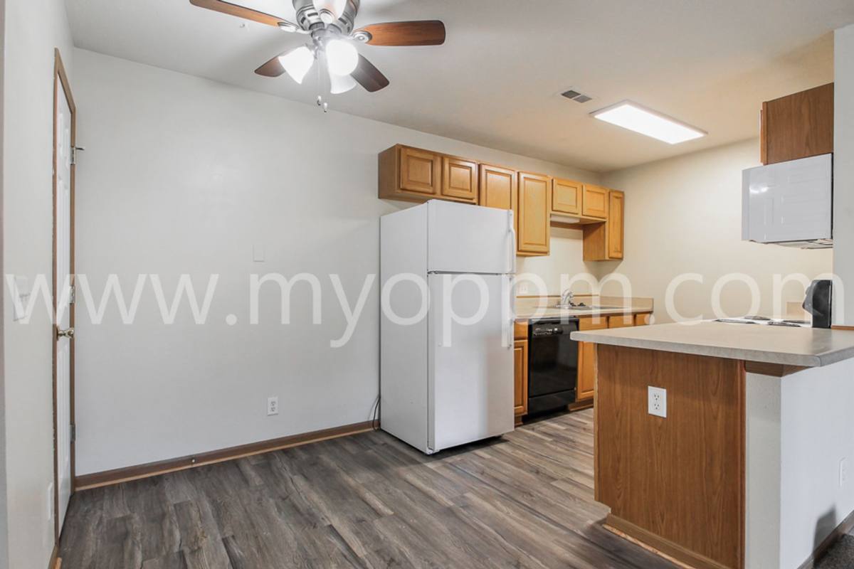 Townhouse for rent at 818 Lincoln Rd, Bellevue, NE 68005