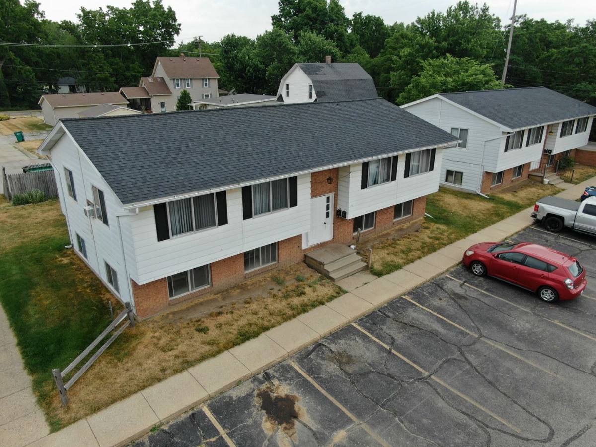 Apartment for rent at 411 N Chipman St, Owosso, MI 48867