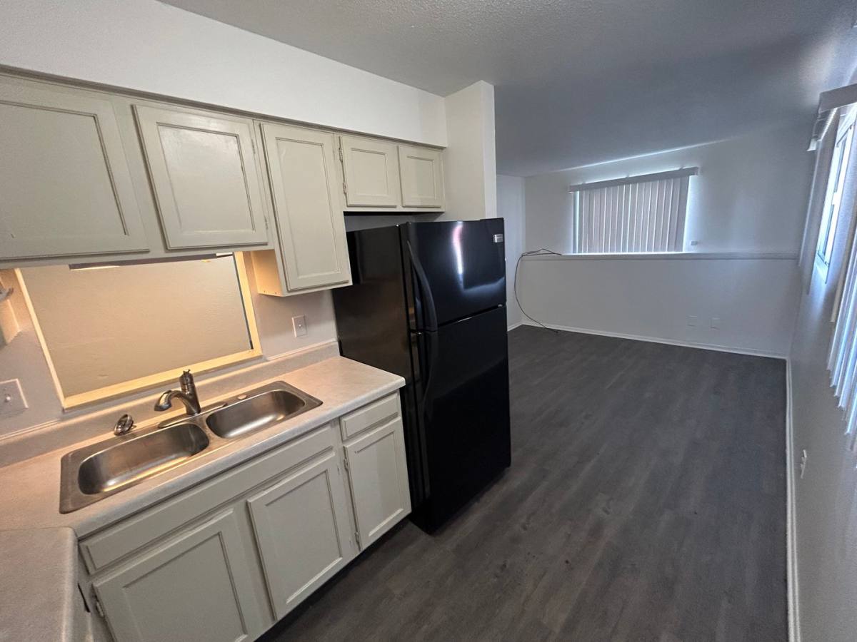Apartment for rent at 411 N Chipman St, Owosso, MI 48867