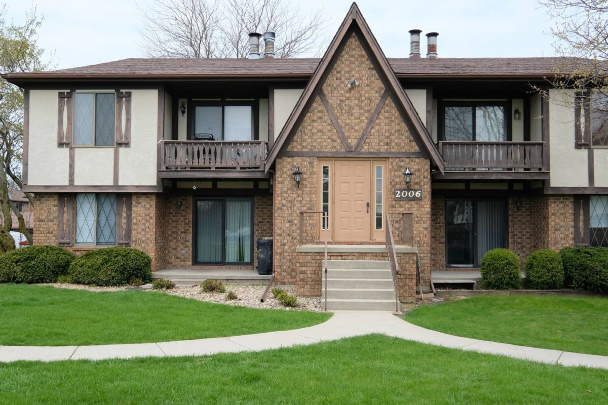 House for rent at 2006 Tracy Dr, Bloomington, IL 61704