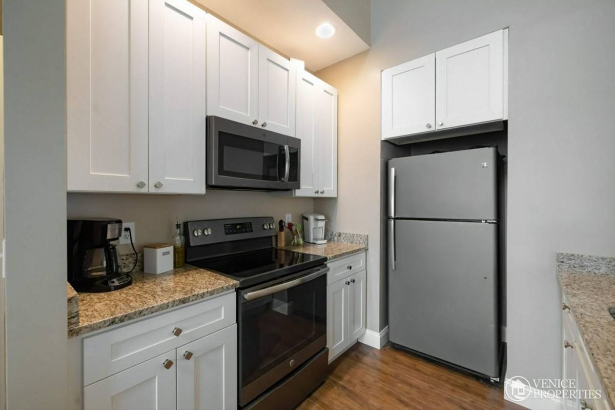 Apartment for rent at 1758 Drayton Court, Columbus, OH 43212