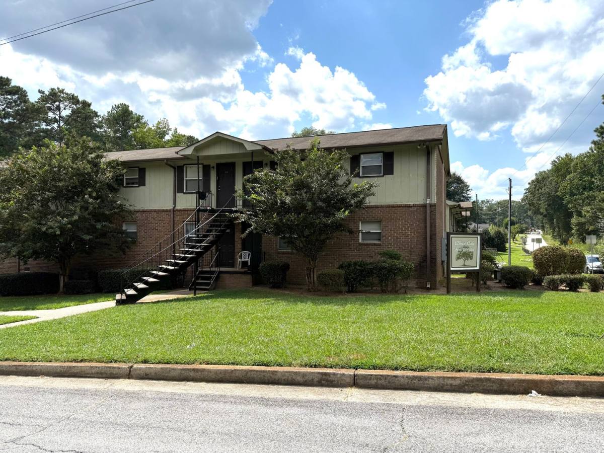 Apartment for rent at 5912 Lone Oak Dr, Mableton, GA 30126