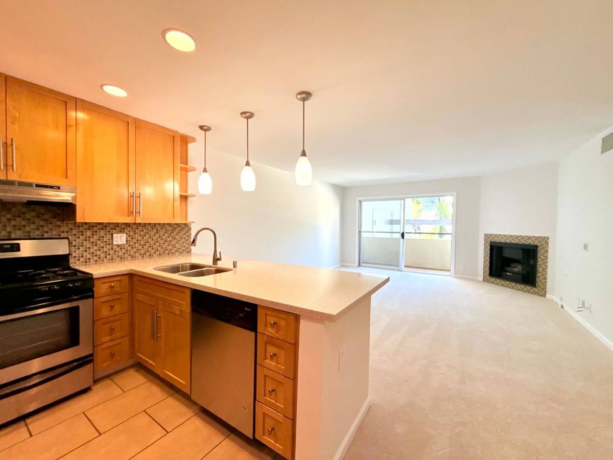 Condo for rent at 4702 Fulton Ave, Sherman Oaks, CA 91423