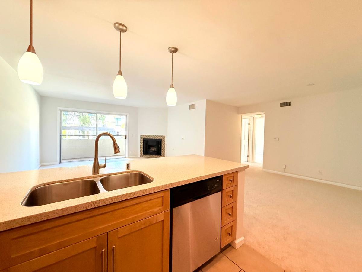 Condo for rent at 4702 Fulton Ave, Sherman Oaks, CA 91423