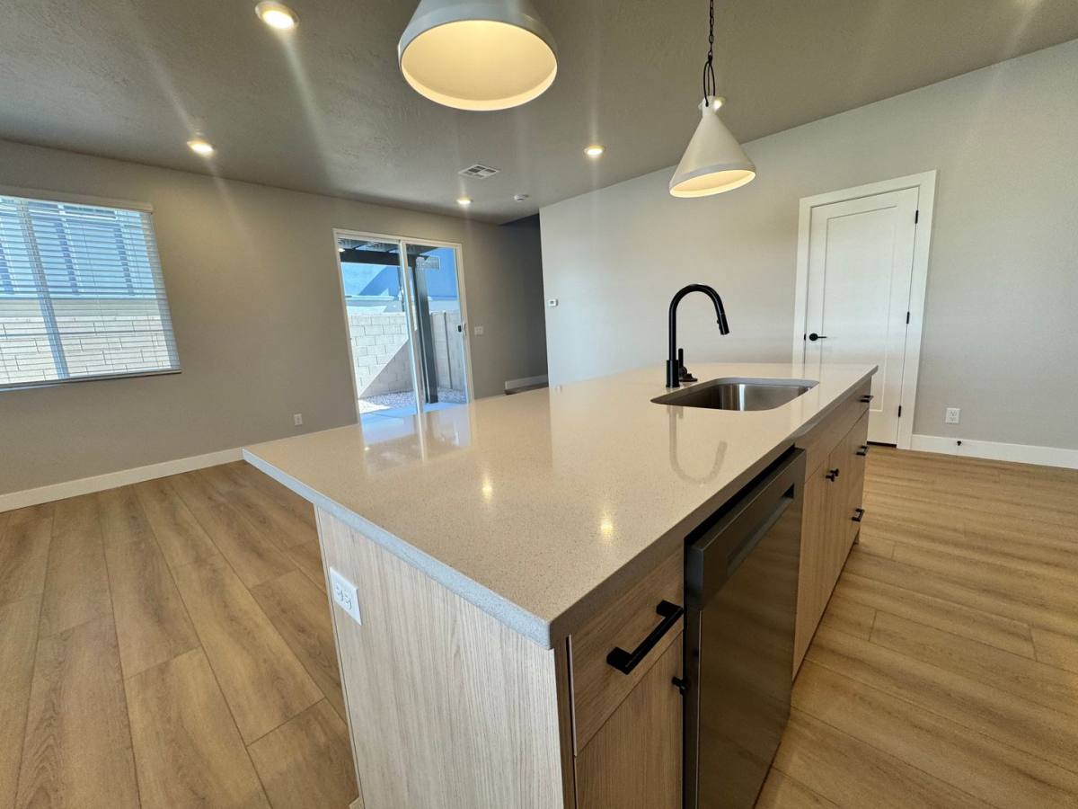 Townhouse for rent at 4000 E Razor Dr, Washington, UT 84780