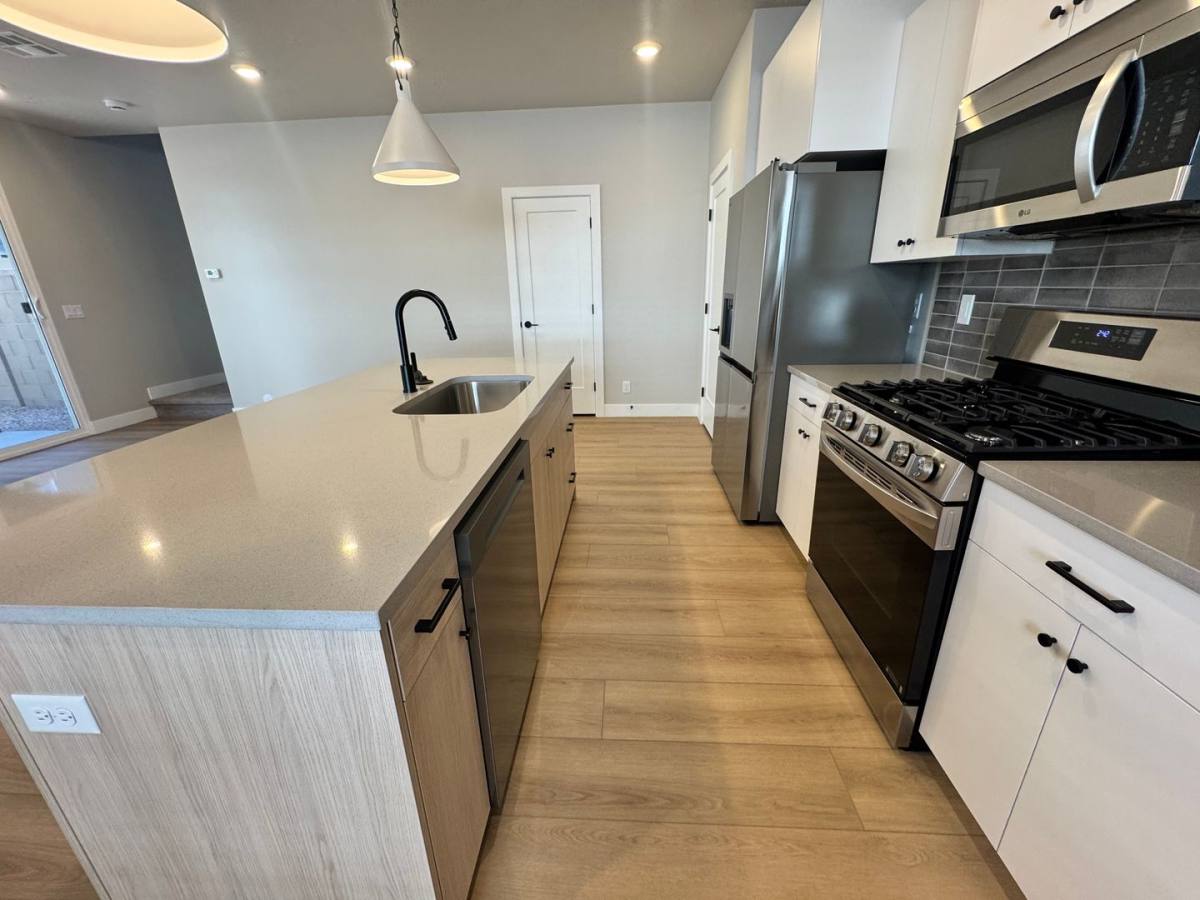 Townhouse for rent at 4000 E Razor Dr, Washington, UT 84780