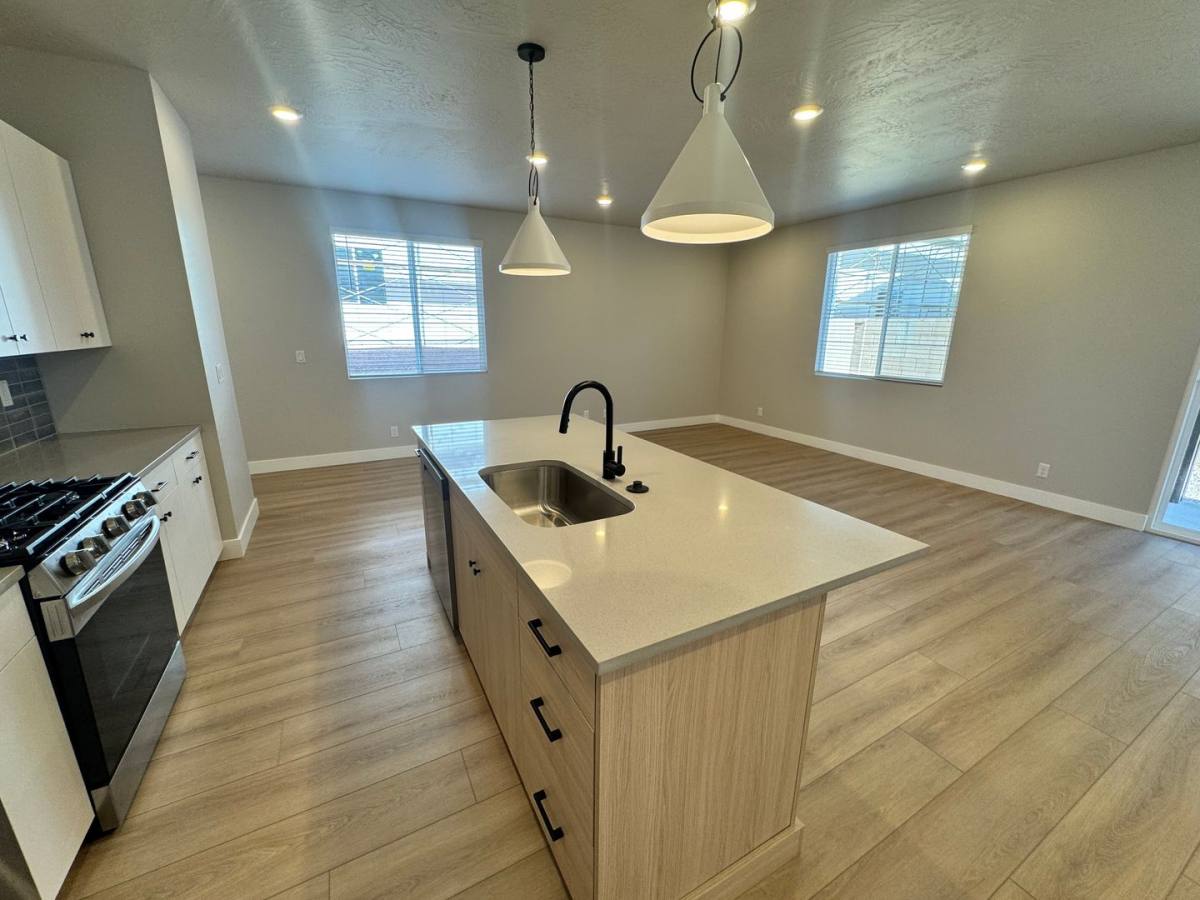 Townhouse for rent at 4000 E Razor Dr, Washington, UT 84780