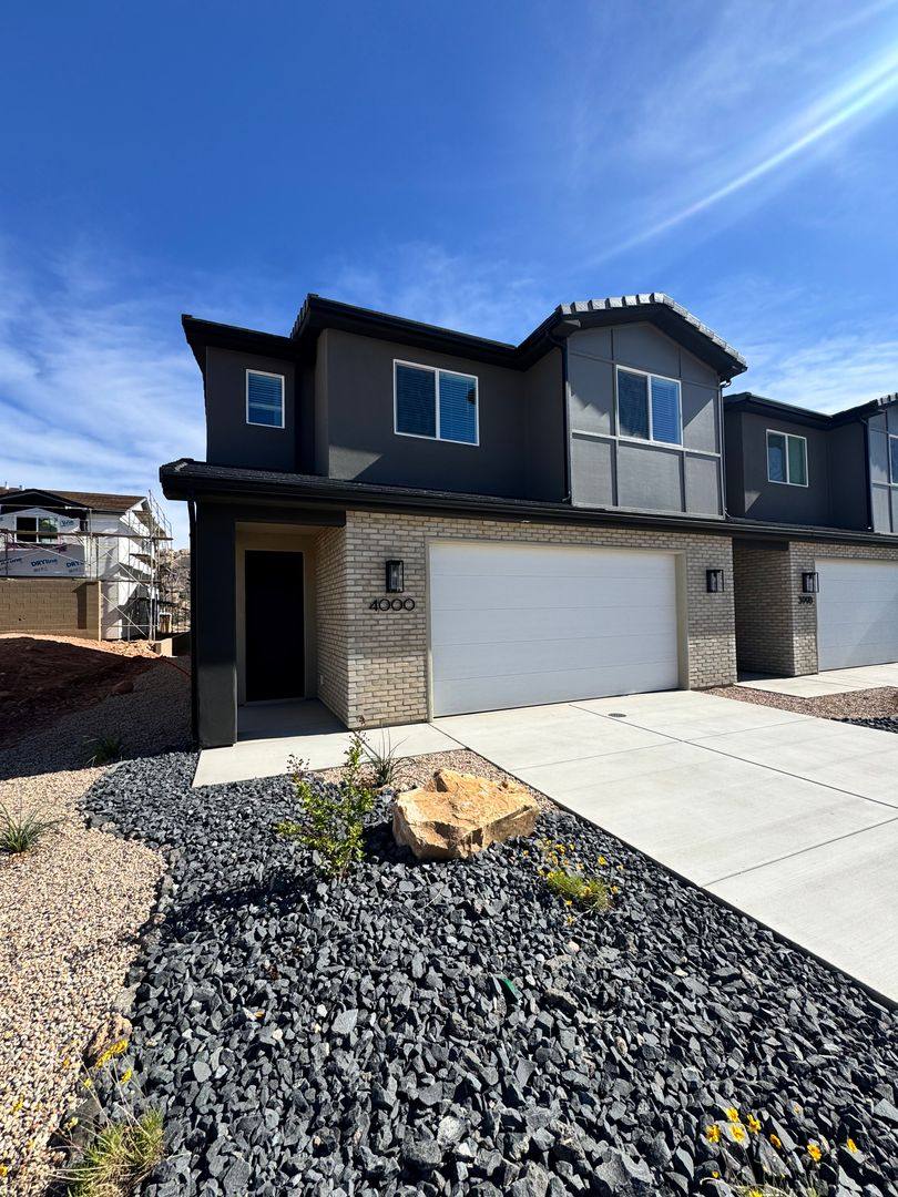 Townhouse for rent at 4000 E Razor Dr, Washington, UT 84780