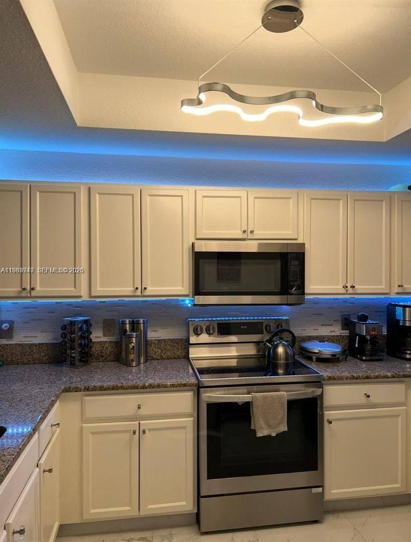 Apartment for rent at 11501 NW 89th St, Miami, FL 33178