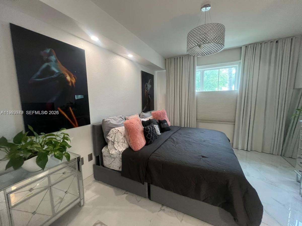 Apartment for rent at 11501 NW 89th St, Miami, FL 33178