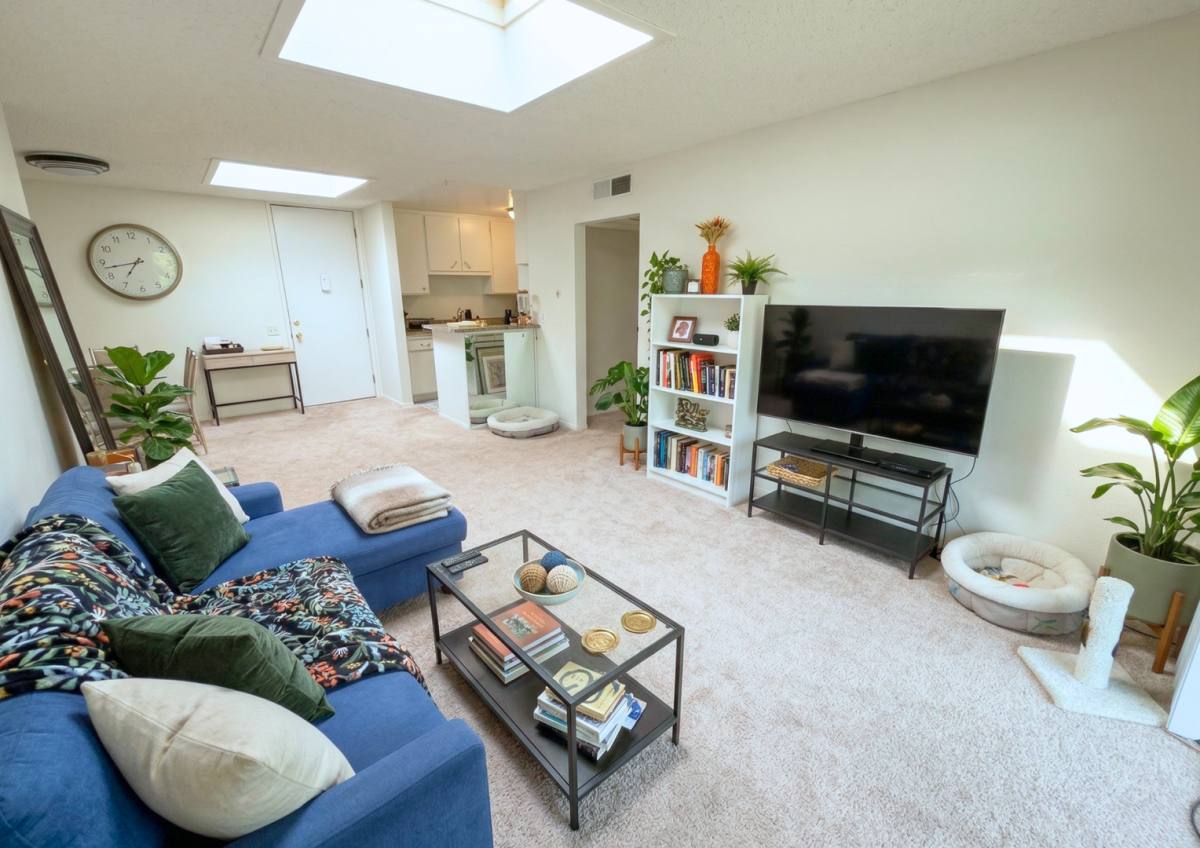 Apartment for rent at 6416 Friars Rd, San Diego, CA 92108