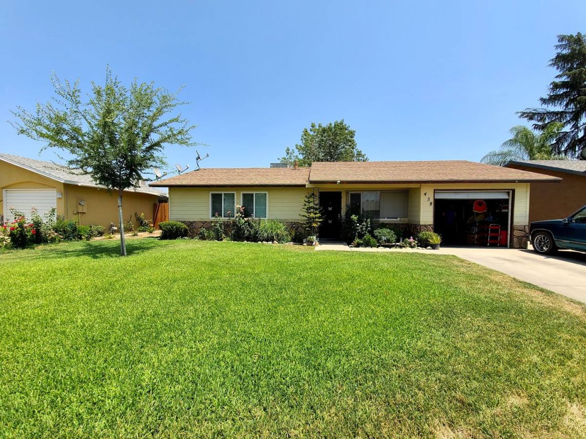 House for rent at 458 N Lillie Ave, Dinuba, CA 93618