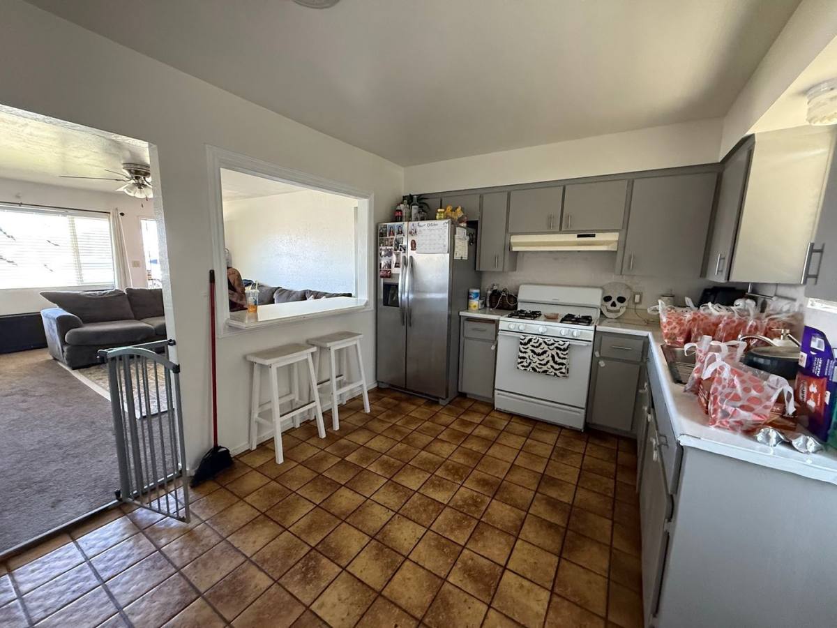 House for rent at 458 N Lillie Ave, Dinuba, CA 93618