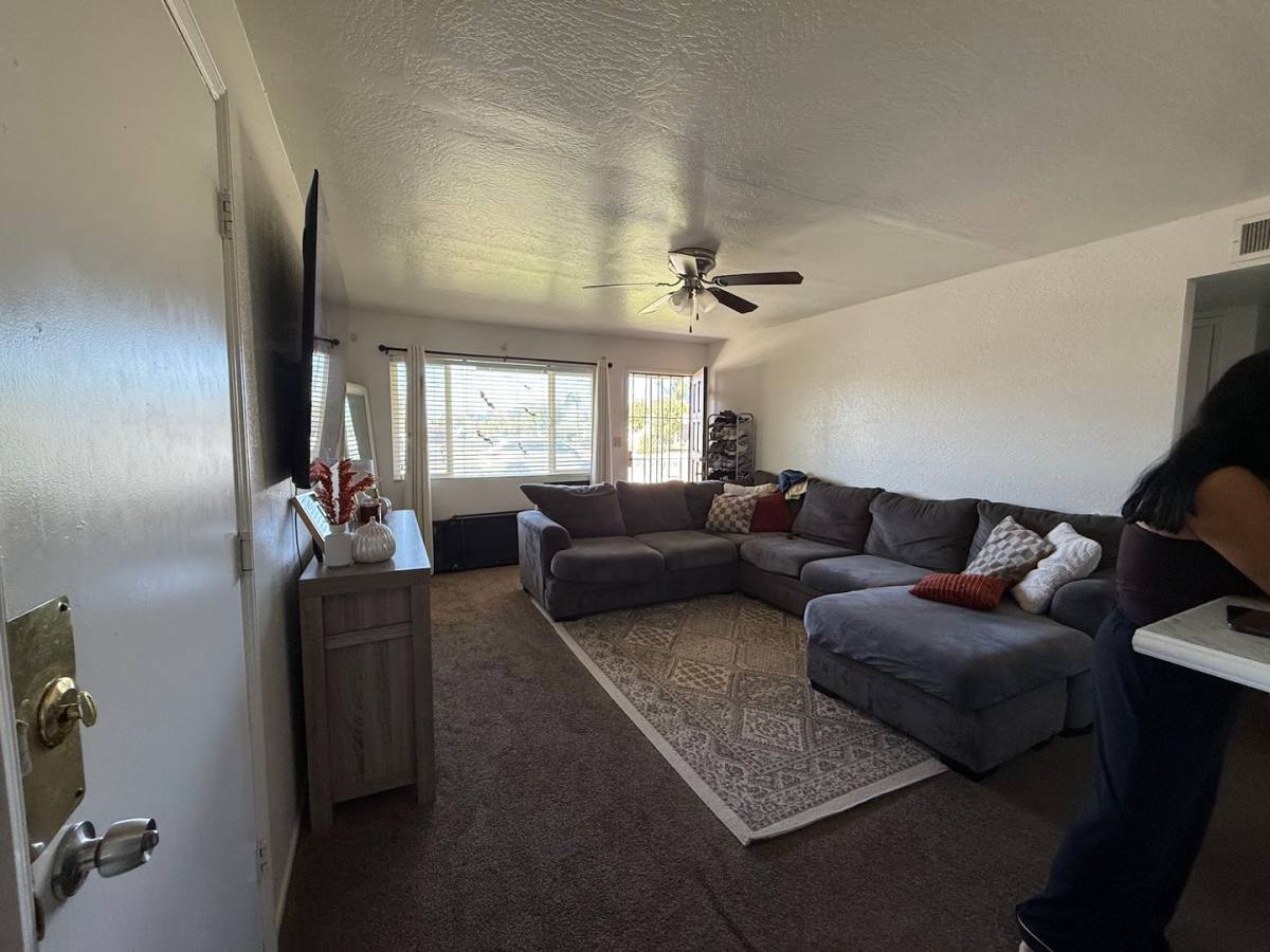 House for rent at 458 N Lillie Ave, Dinuba, CA 93618