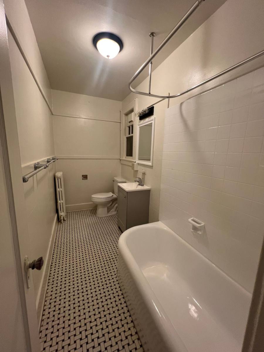 Apartment for rent at 826 Chestnut St, Albany, NY 12203