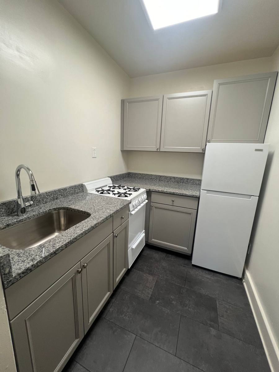 Apartment for rent at 826 Chestnut St, Albany, NY 12203