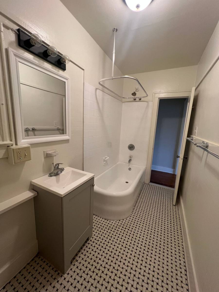 Apartment for rent at 826 Chestnut St, Albany, NY 12203