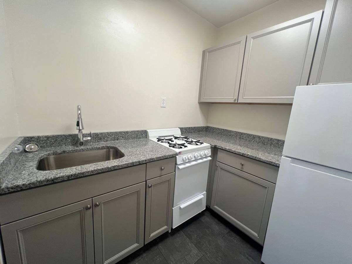Apartment for rent at 826 Chestnut St, Albany, NY 12203