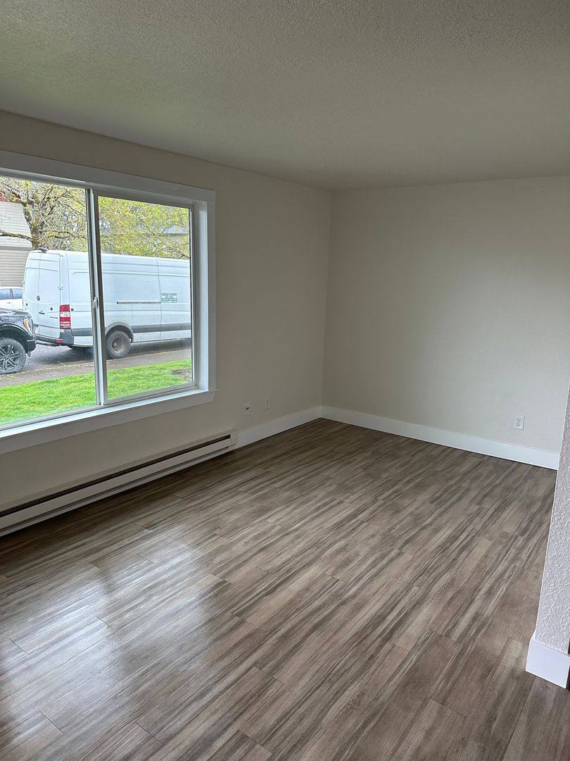 House for rent at 2607 S 7th St, Lebanon, OR 97355