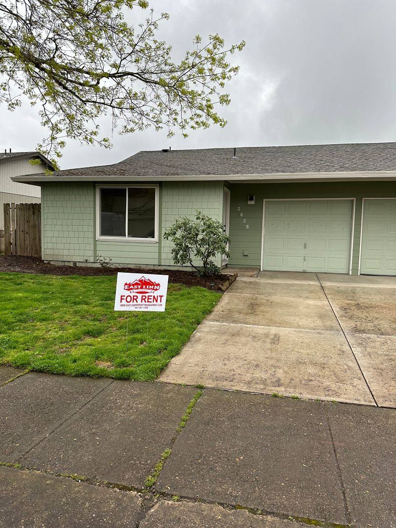 House for rent at 2607 S 7th St, Lebanon, OR 97355