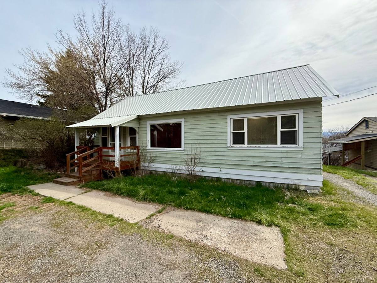 House for rent at 107 Adams Ave, La Grande, OR 97850