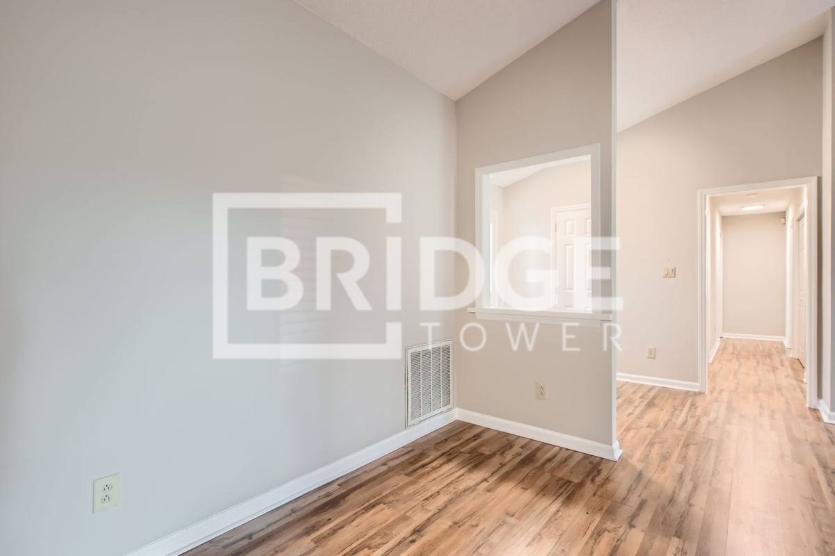 House for rent at 7201 Canyon Dr, Charlotte, NC 28262