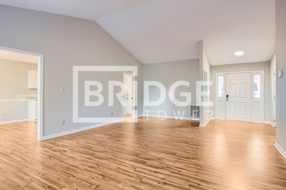 House for rent at 7201 Canyon Dr, Charlotte, NC 28262
