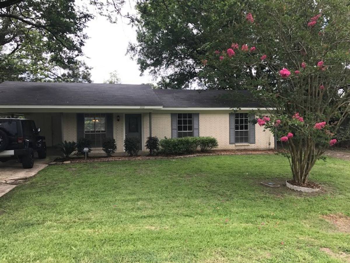House for rent at 300 Holly Ridge Dr, Monroe, LA 71203