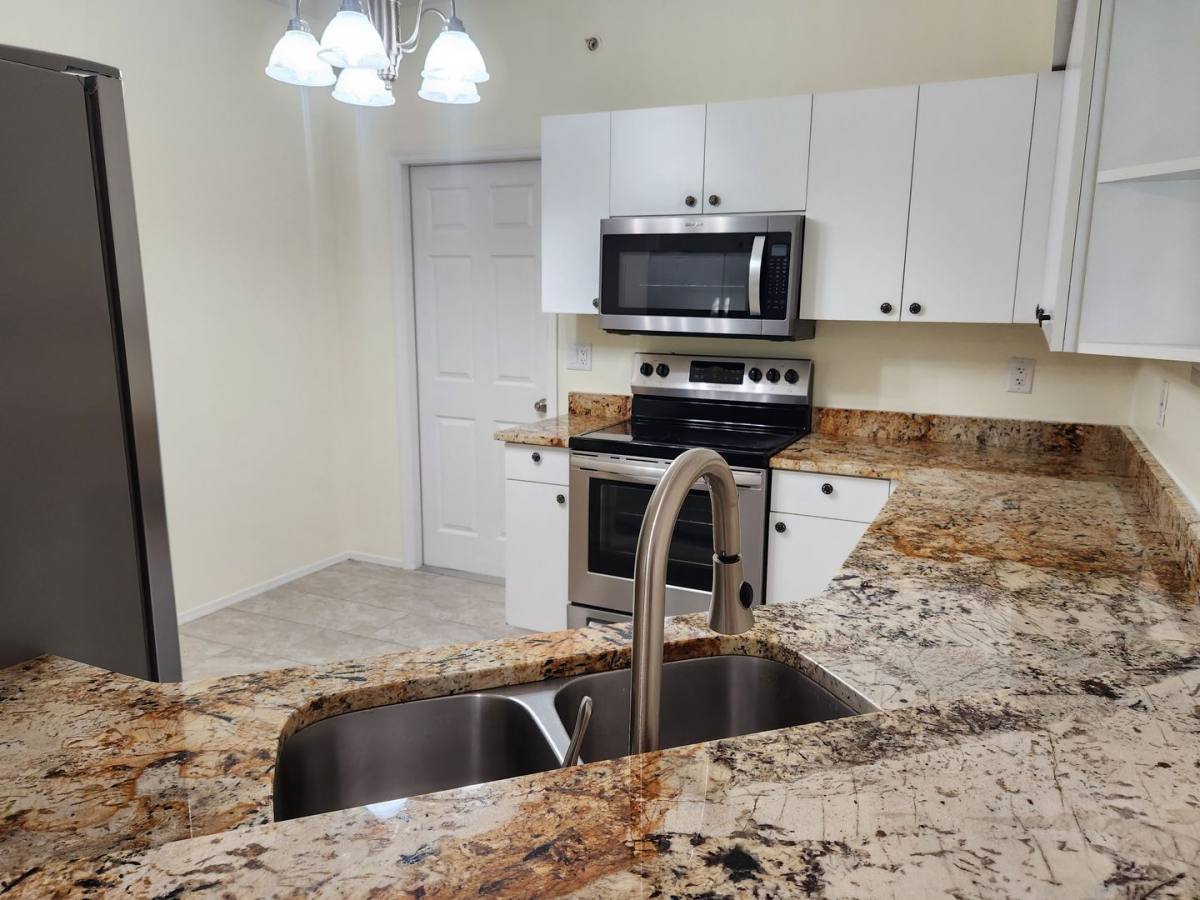 Apartment for rent at 6330 Green Oak Circle, Bradenton, FL 34203