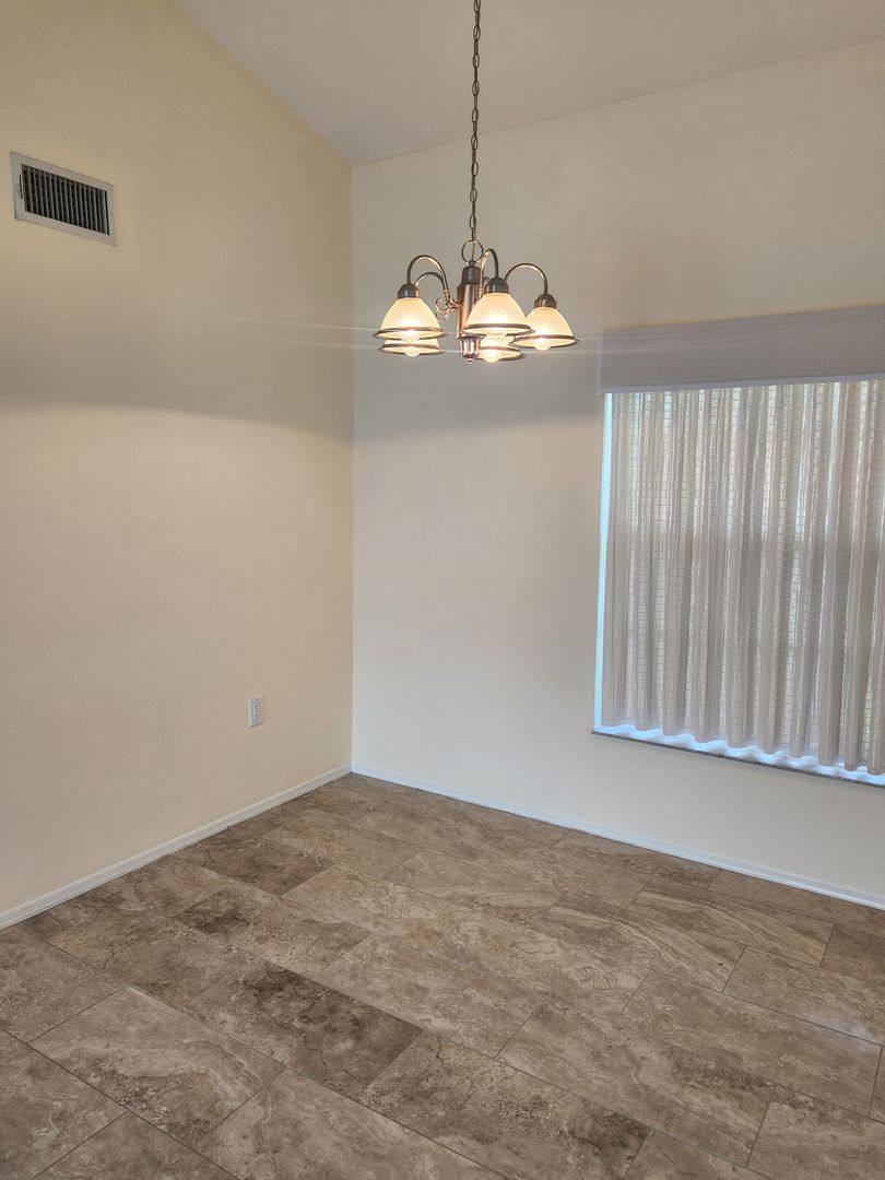 Apartment for rent at 6330 Green Oak Circle, Bradenton, FL 34203
