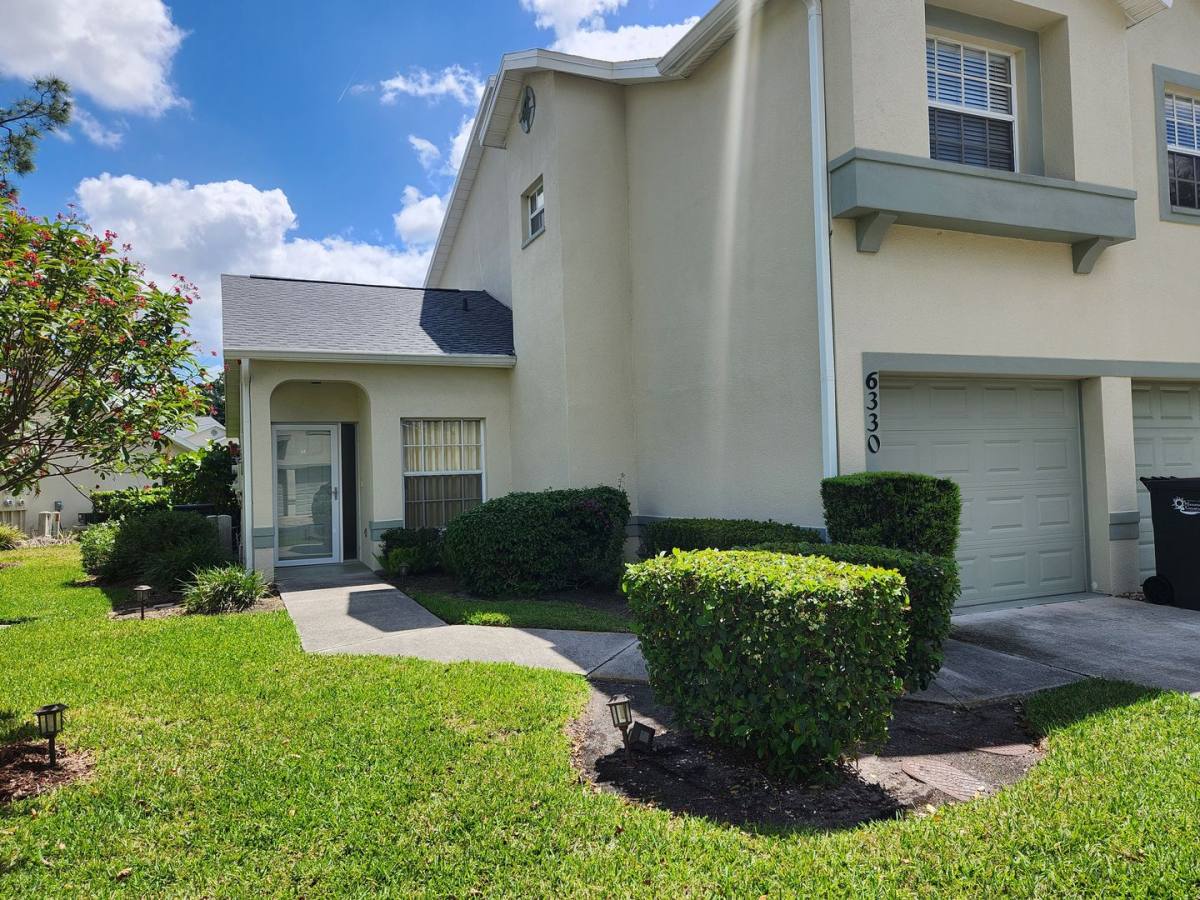 Apartment for rent at 6330 Green Oak Circle, Bradenton, FL 34203