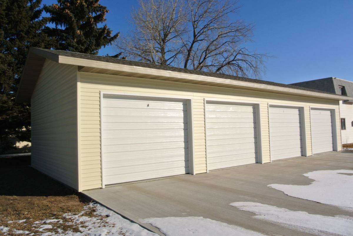 Apartment for rent at 1735 3rd St SE, Minot, ND 58701