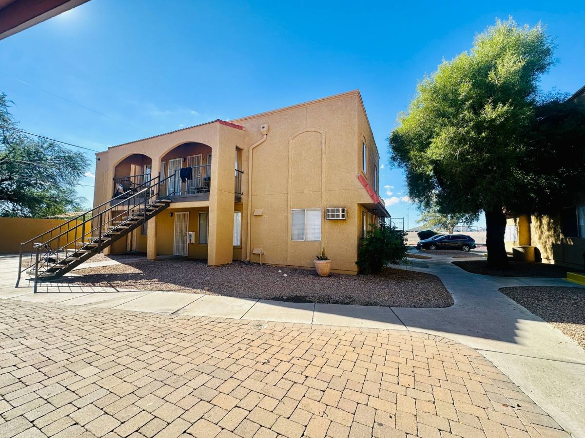 Apartment for rent at 851 W Ajo Way, Tucson, AZ 85713