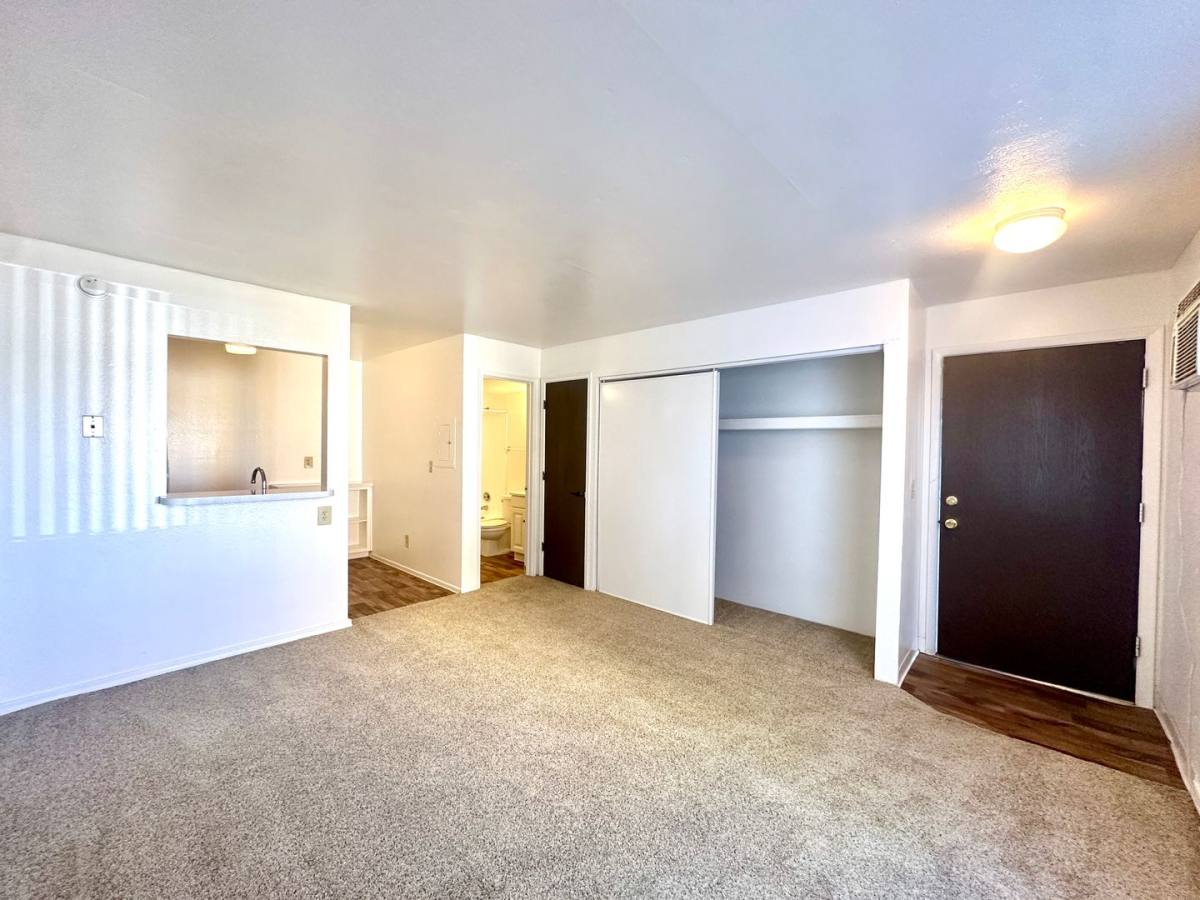 Apartment for rent at 851 W Ajo Way, Tucson, AZ 85713
