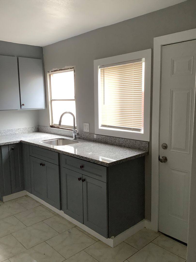 Apartment for rent at 3943 Florida Ave, Richmond, CA 94804
