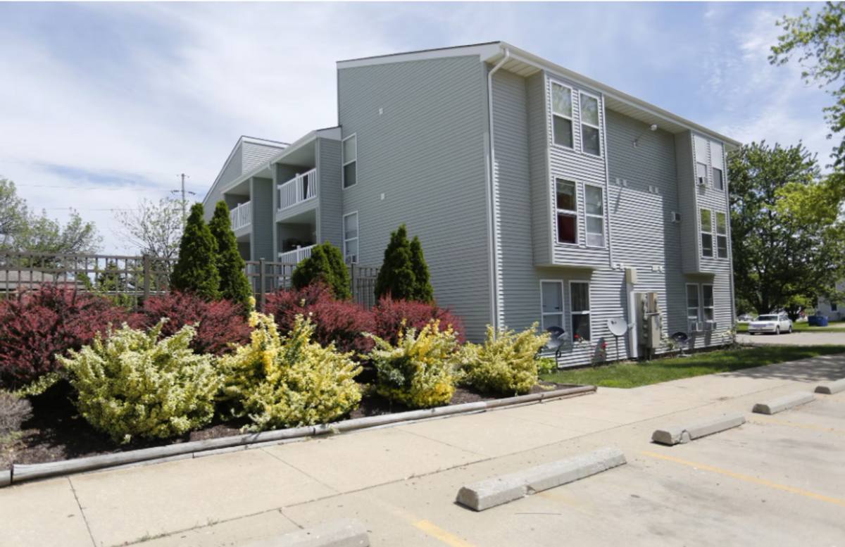 Apartment for rent at 2408 Highview Court, Champaign, IL 61822