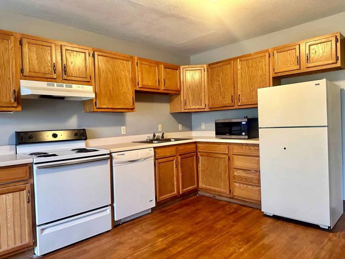 Apartment for rent at 2408 Highview Court, Champaign, IL 61822