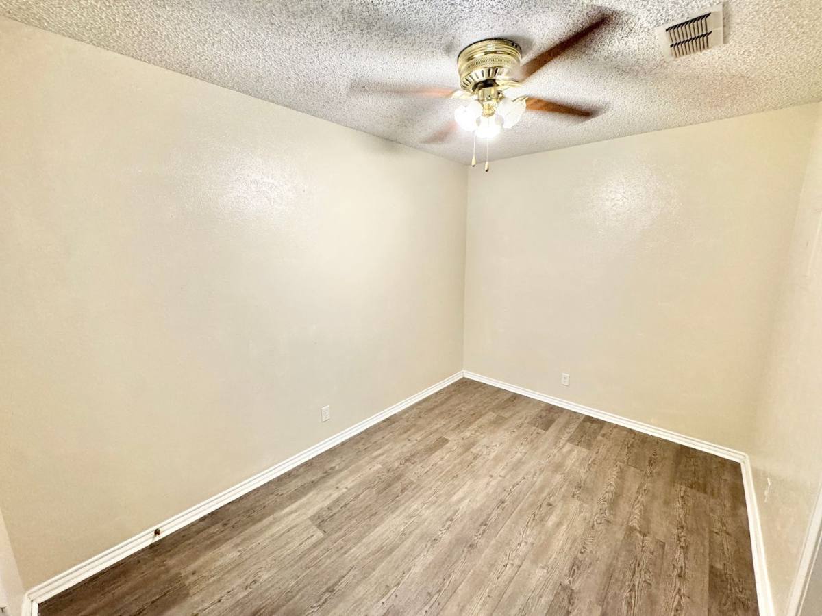 Apartment for rent at 918 W Chestnut, Denton, TX 76201