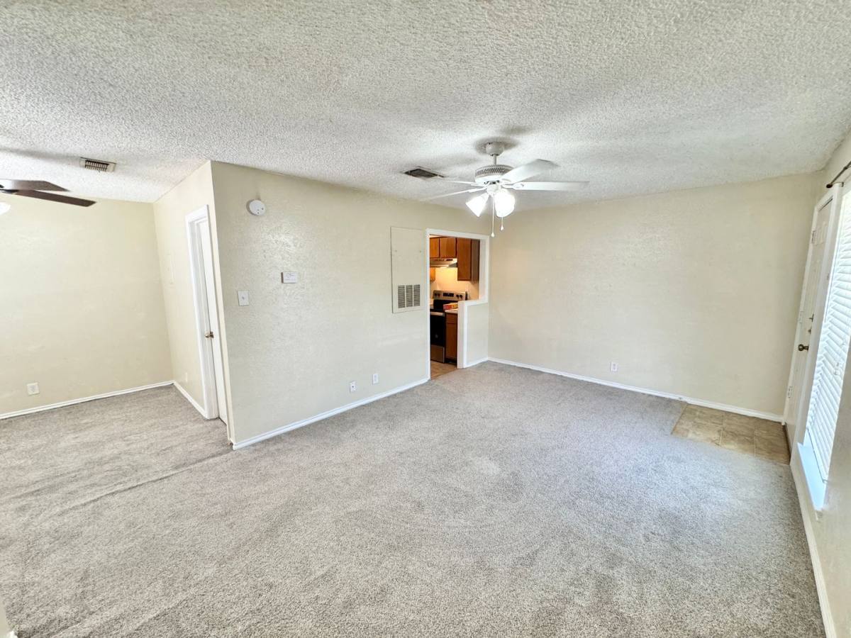 Apartment for rent at 918 W Chestnut, Denton, TX 76201