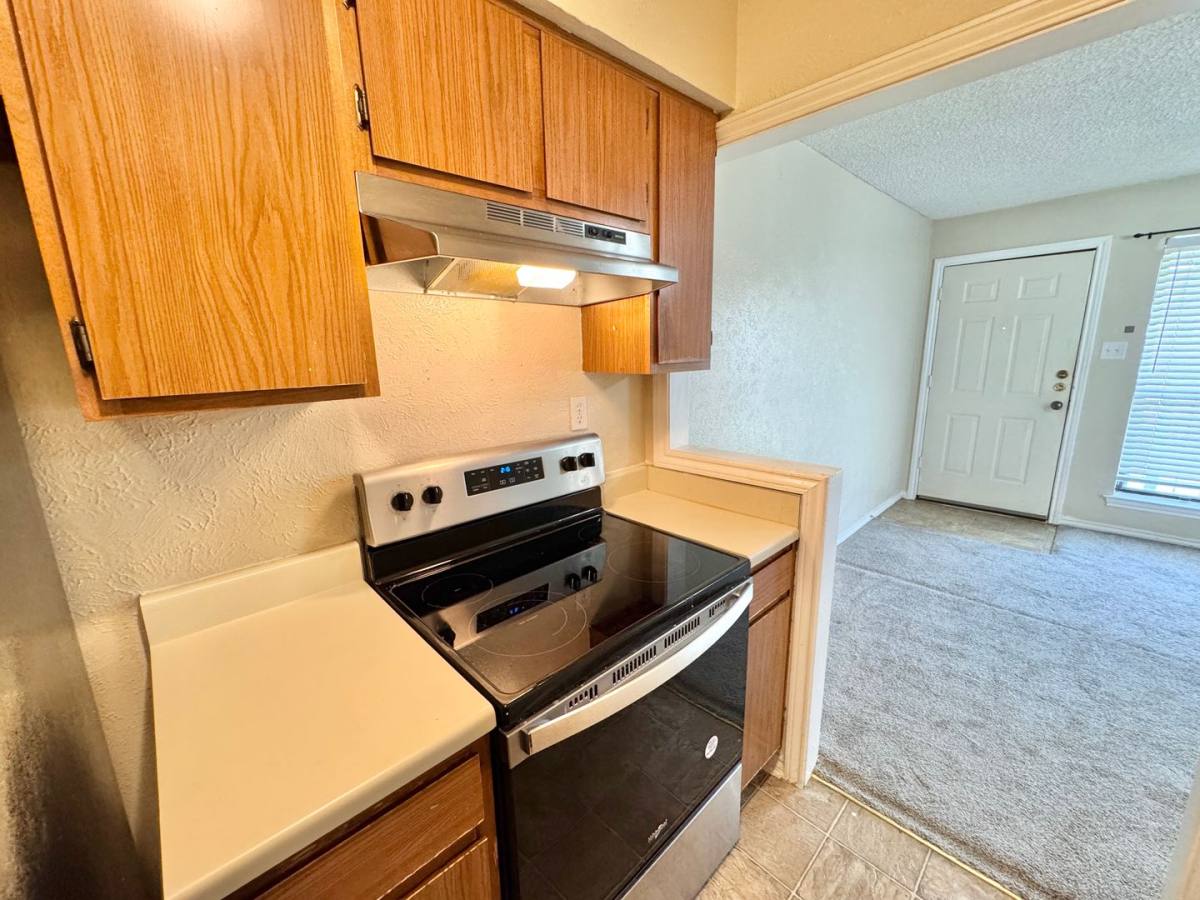 Apartment for rent at 918 W Chestnut, Denton, TX 76201