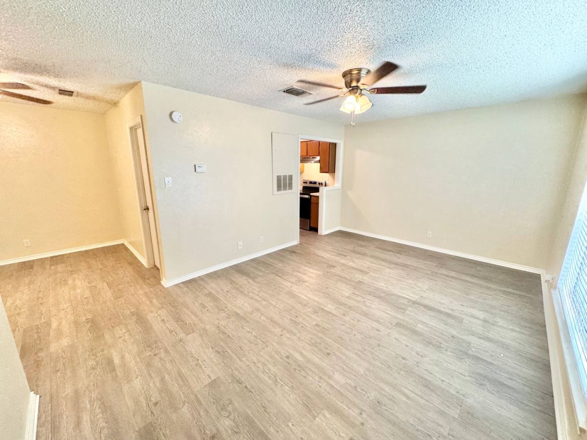 Apartment for rent at 918 W Chestnut, Denton, TX 76201
