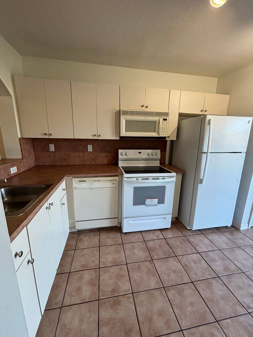 Apartment for rent at 3395 NE 10th St, Homestead, FL 33033