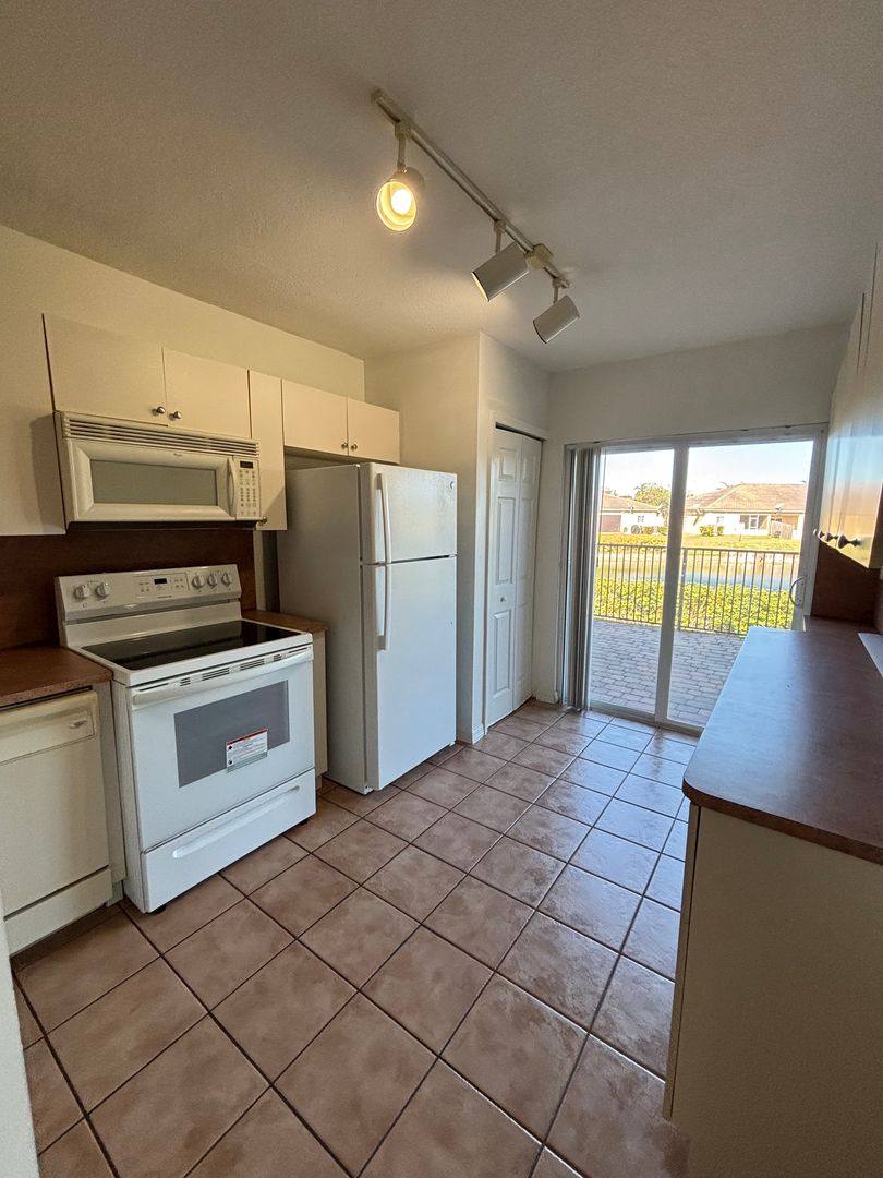 Apartment for rent at 3395 NE 10th St, Homestead, FL 33033