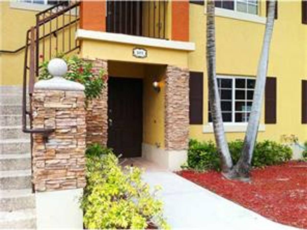 Apartment for rent at 3395 NE 10th St, Homestead, FL 33033