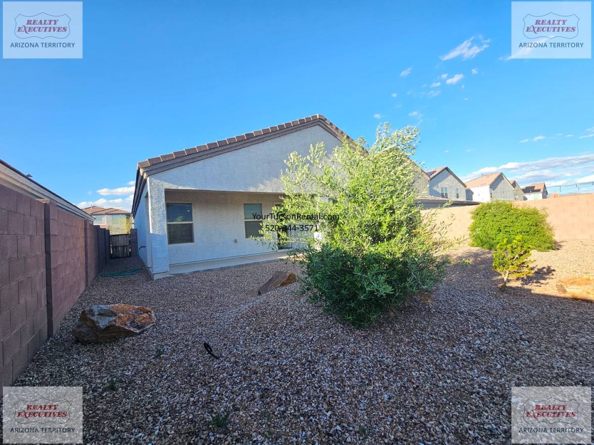 House for rent at 12746 E Giada Dr, Vail, AZ 85641